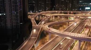 城市高架桥高清夜景航拍视频的预览图